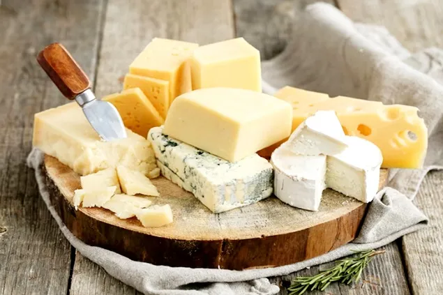Microencapsulation and maintaining biodiversity and uniqueness in cheese production