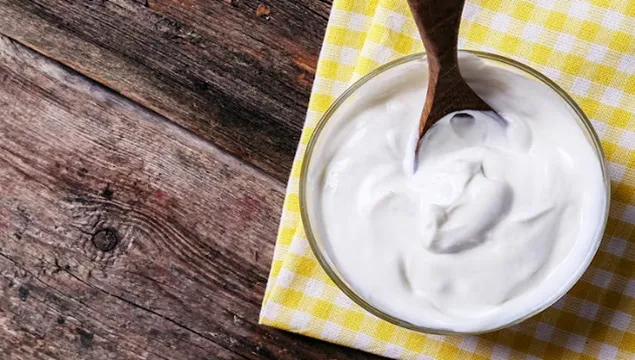 The action of volatile compounds on the flavor of yogurt