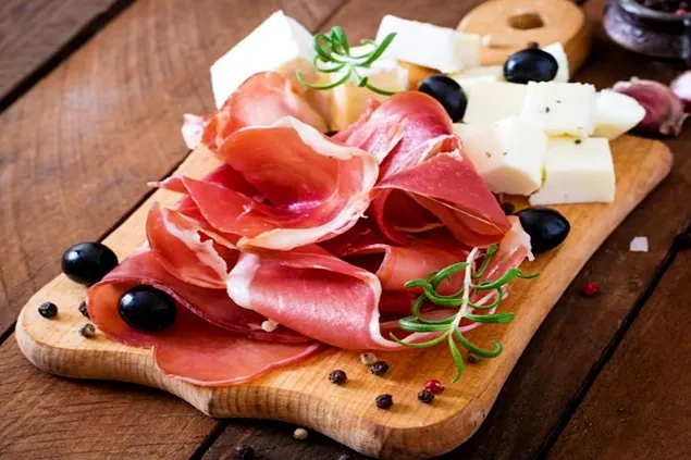 INS: Production of meat, milk and dairy products from industrial units in 2022