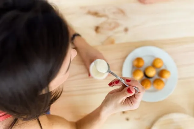 The "cheese paradox": How do vegetarians justify the consumption of animal products?