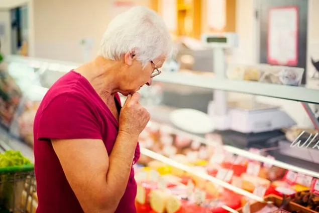 NielsenIQ : Românii fac economii drastice la cumpărăturile de sărbători