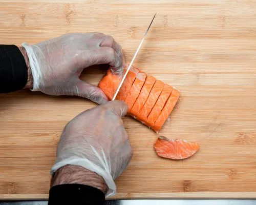 Somonul în economia alimentară europeană: producție concentrată, consum ridicat și dependență de importuri